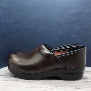 Dansko Brown Leather clogs sz 38